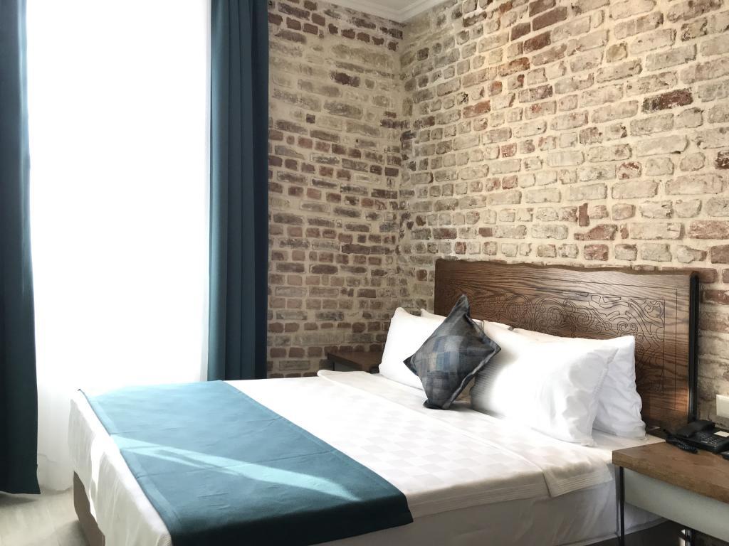 Galatahan Hotel — 6