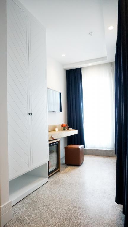 Maroon Hotel Tomtom — 7