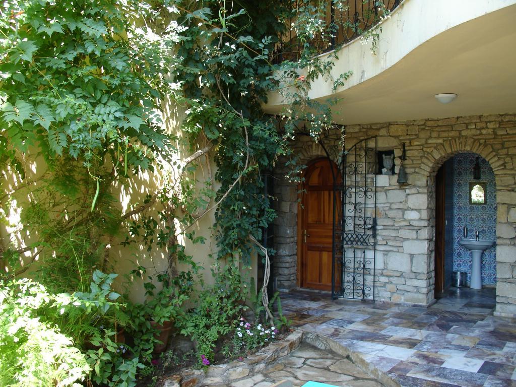 Emel Pension — 7