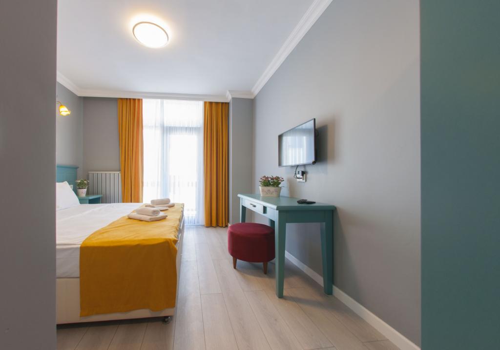 Room Room Motel — 5