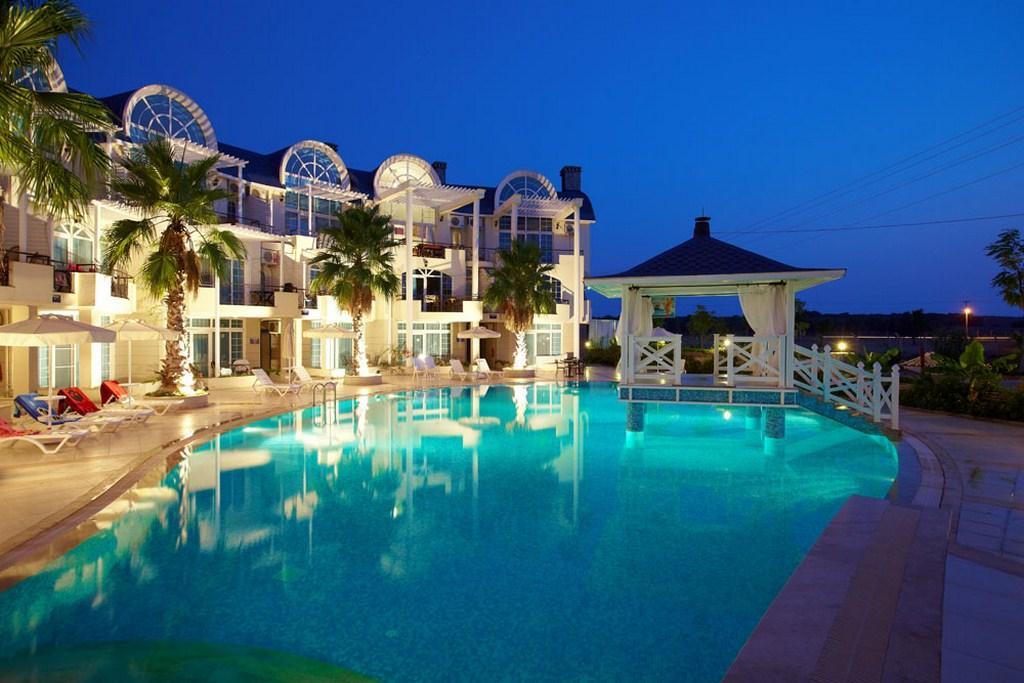 Seahorse Deluxe Hotel — 1