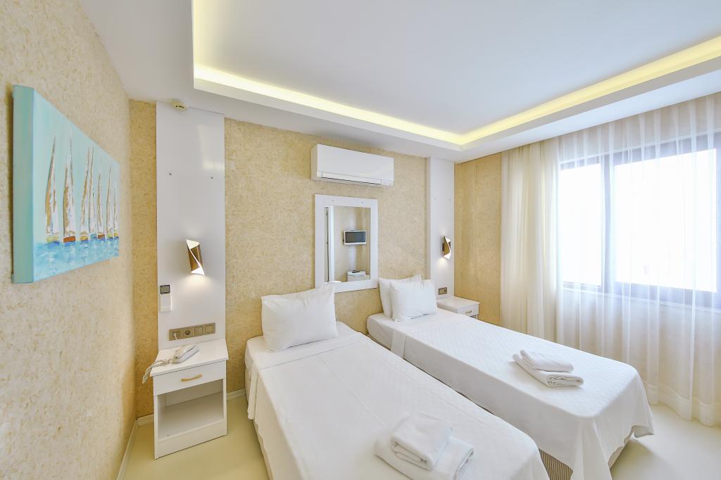Hotel No37 ( +12 ) — 9