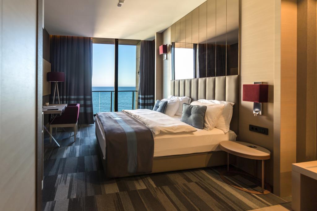 Vista Hotel — 6