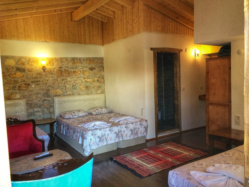 Parmis Boutique House — 8