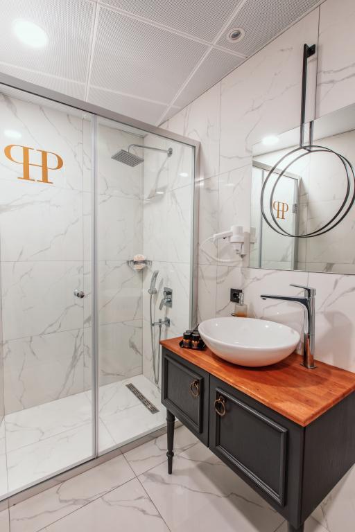 Ferman Port Hotel — 6