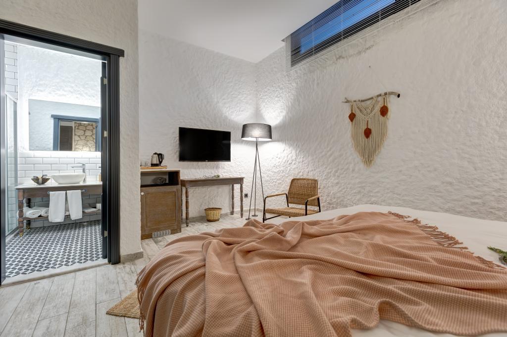 Alachi Hotel — 5