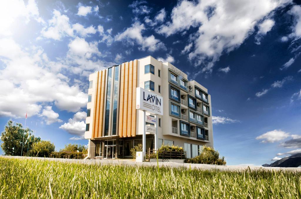Lavin Otel — 1