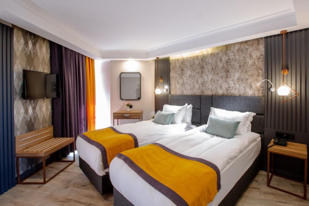 Kayhan City Hotel — 4
