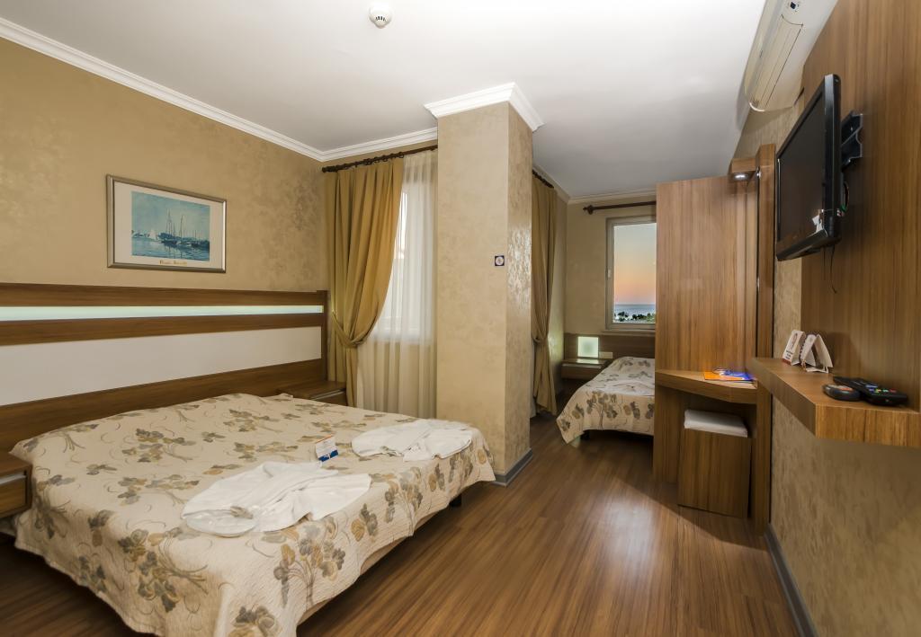 Santa Marina Hotel — 10