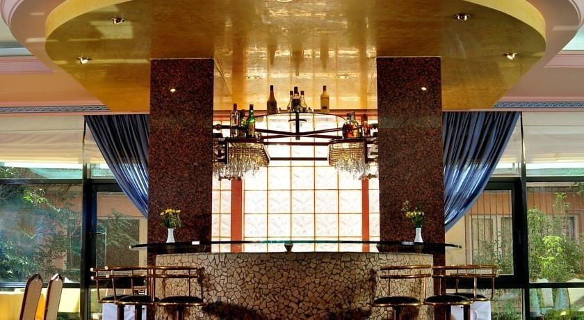 Class Hotel — 7