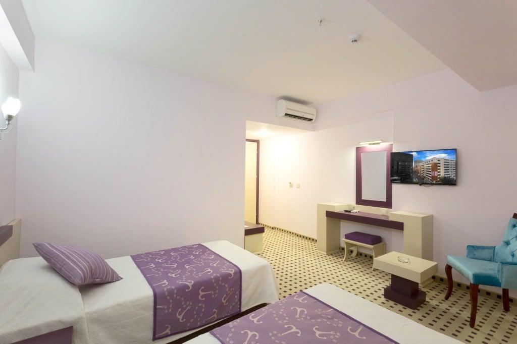 İzan Hotel — 4