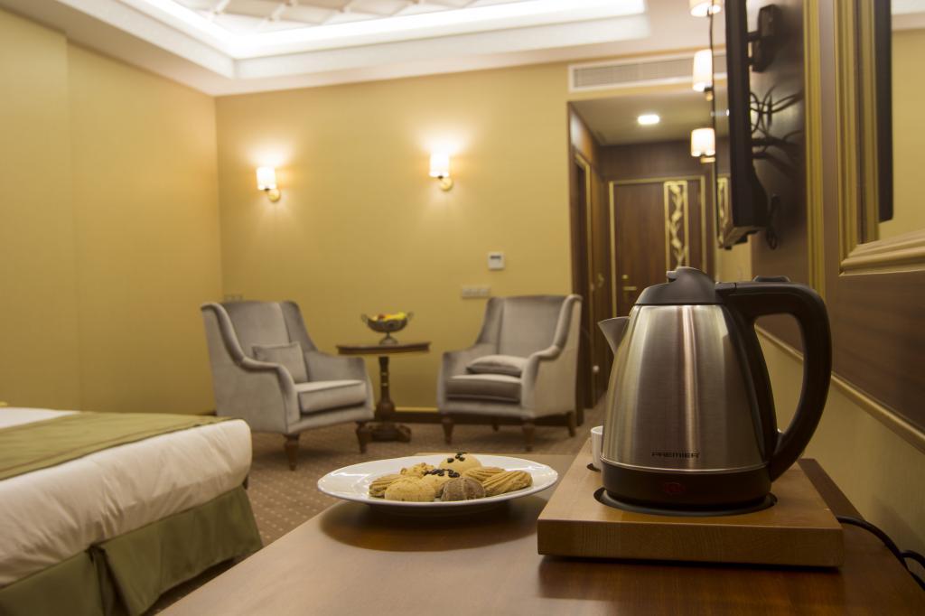 MB Deluxe Hotel — 8