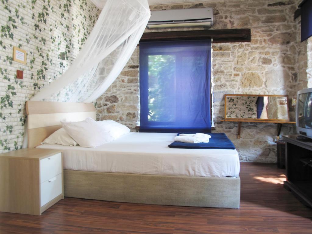 İyon Pansiyon Foça — 3