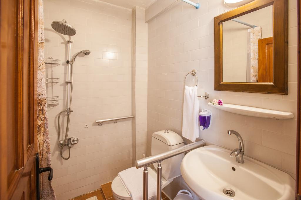Papermoon Hotel And Apartments — 10