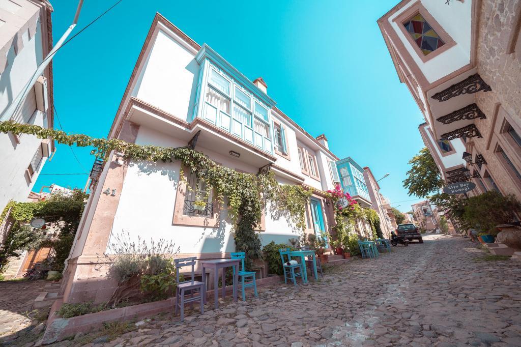 Güle Cunda — 1