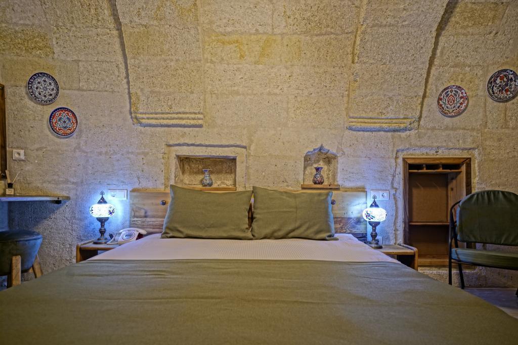 Vigneron Cave Hotel — 8
