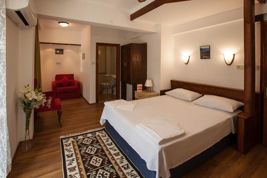 Papermoon Hotel And Apartments — 2