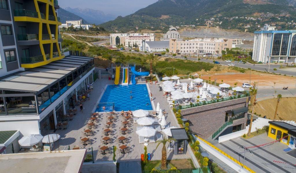 Campus Hill Hotel — 9