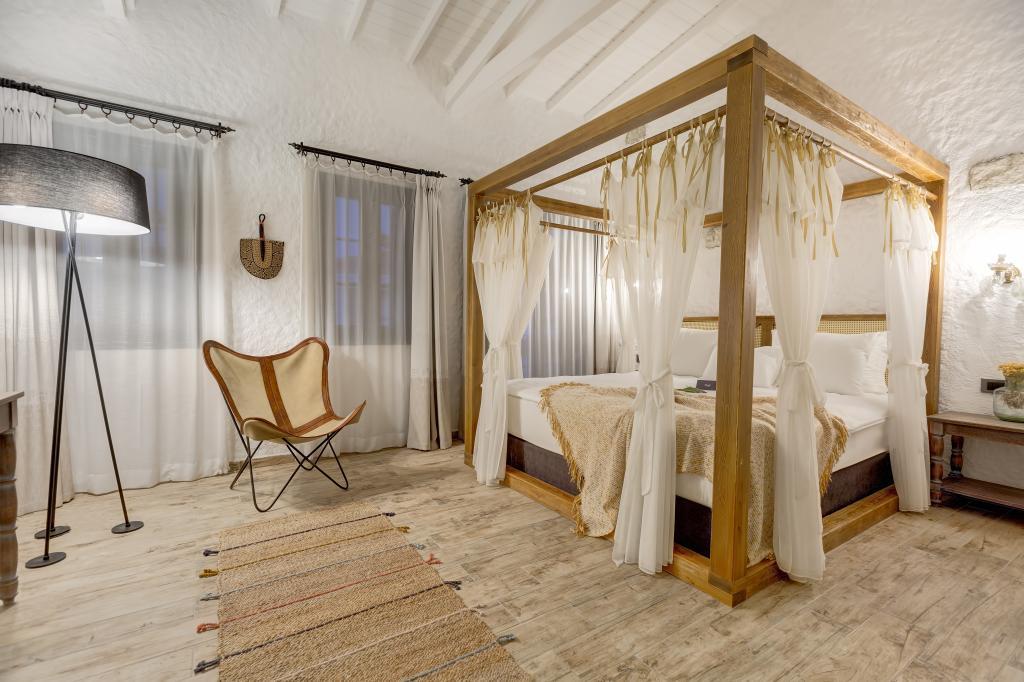 Alachi Hotel — 8