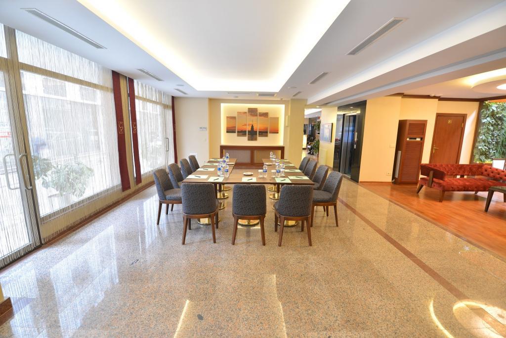 Golden Siyav Hotel — 4