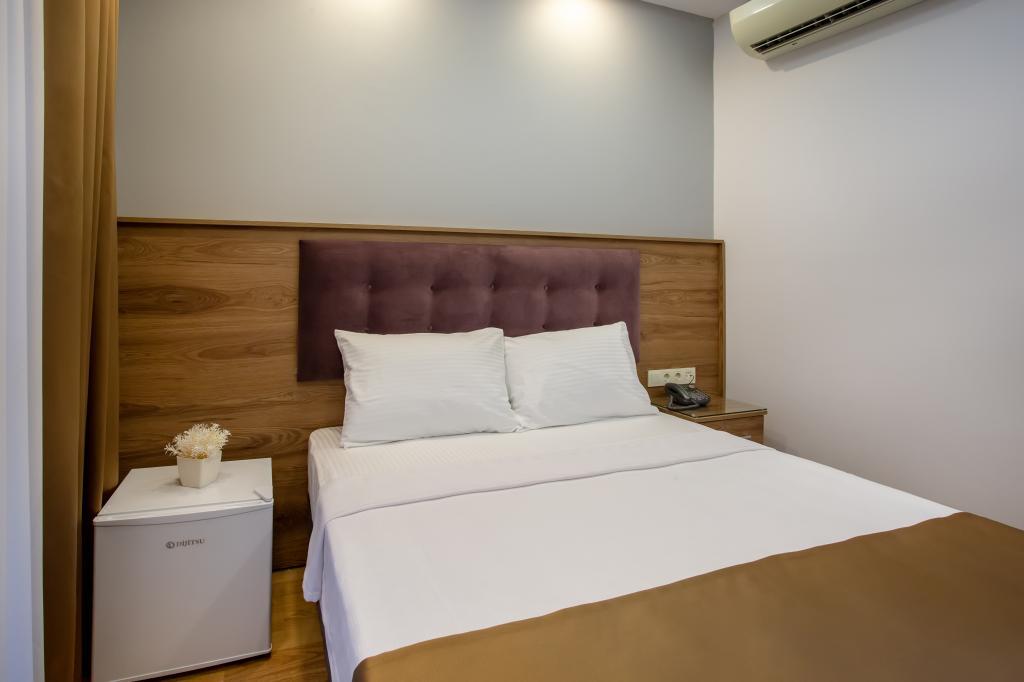 West Palace Hotel — 10