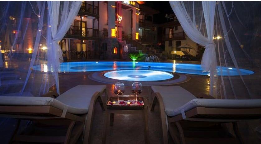 Mervehan Residence Hotel Akyaka — 2