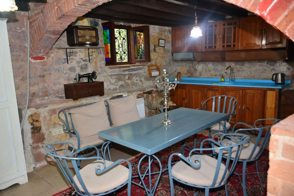 Cunda Zehra Teyzenin Evi(+15 Yaş Üzeri) — 2