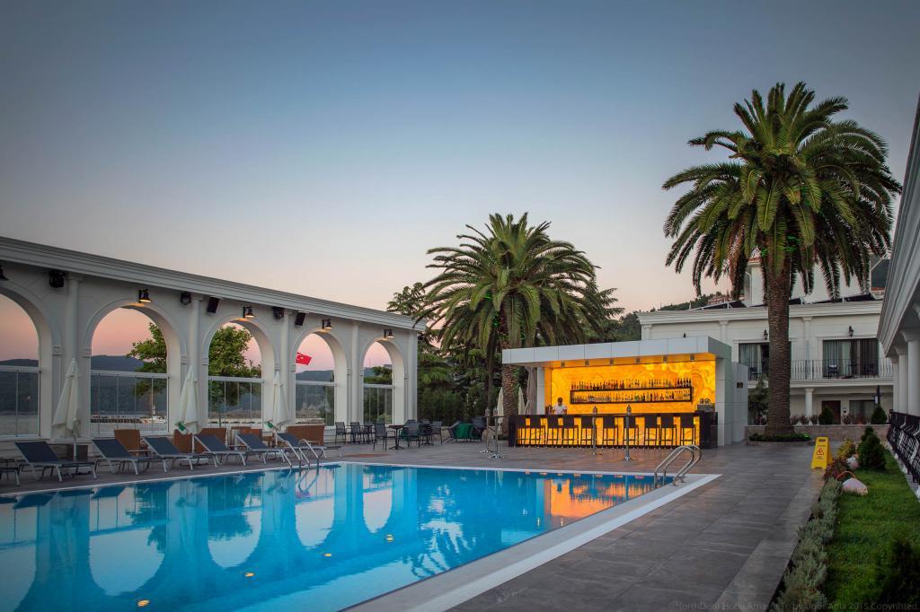Northdoor Hotel — 10