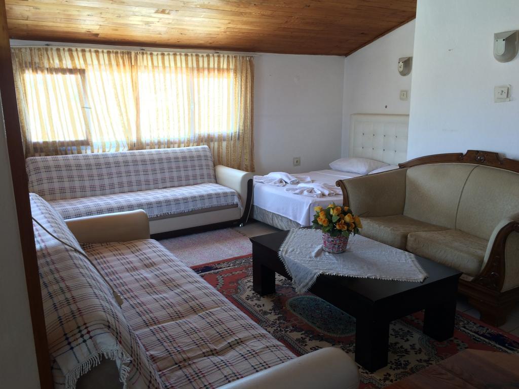 Parmis Rooms Çeşme — 9
