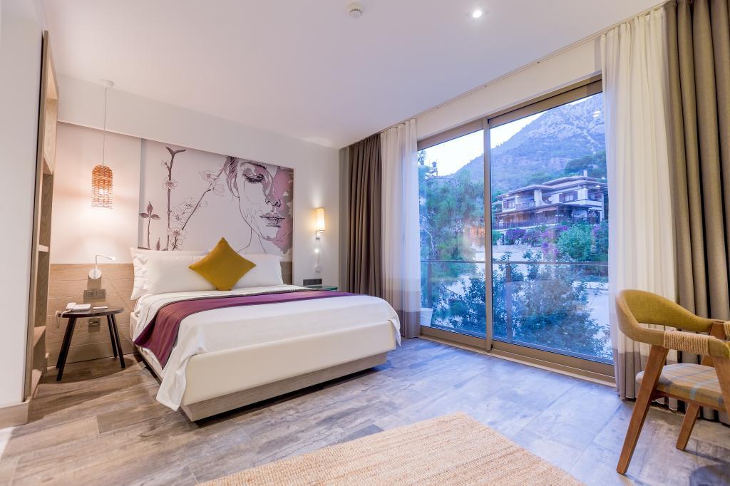 Melanippe Relaxing Hotel +14 — 7