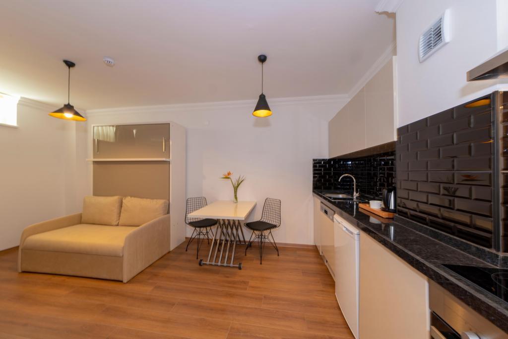 Joy Suites Hotel — 4