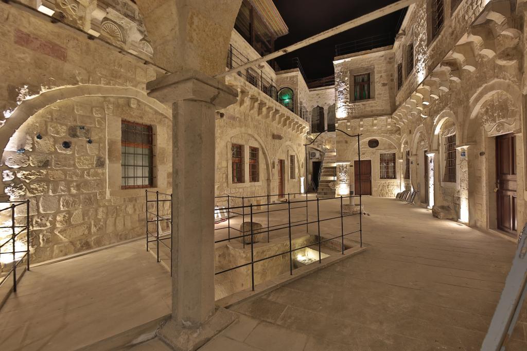 Taru Cave Suites — 9