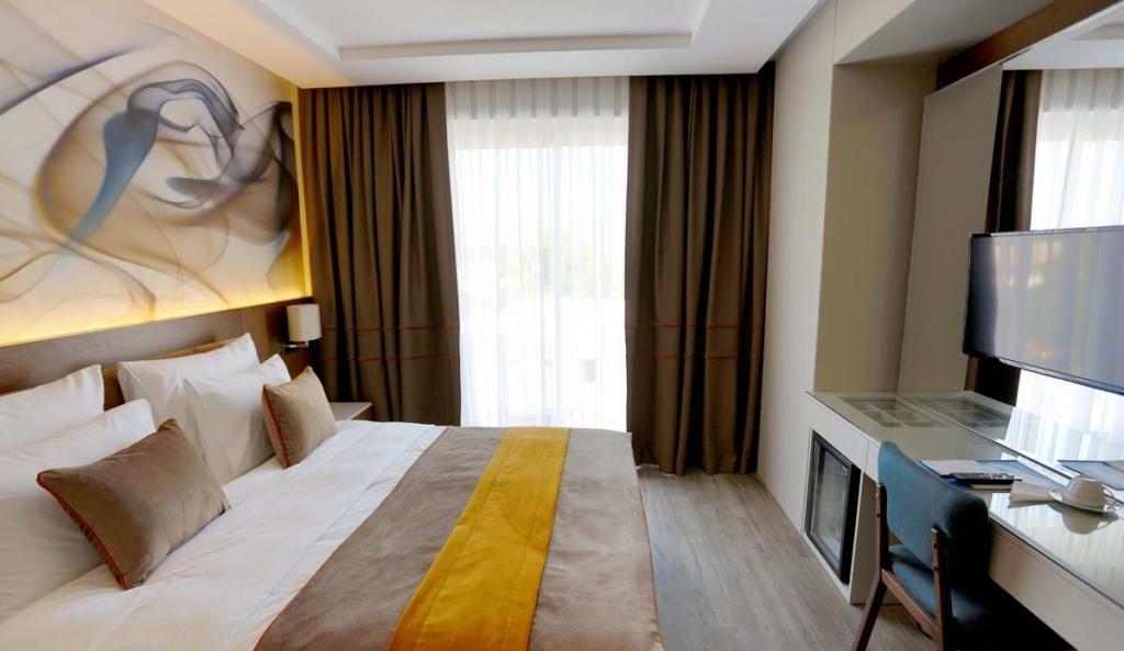 B Business Hotel & Spa — 8