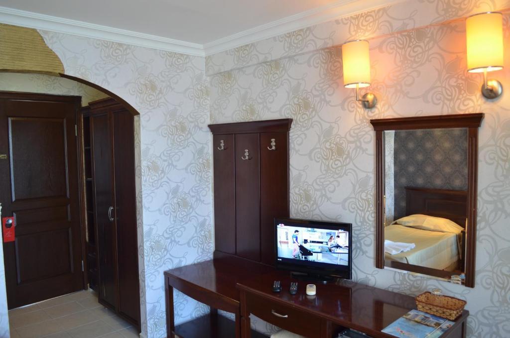Club Rose Bay Hotel — 7