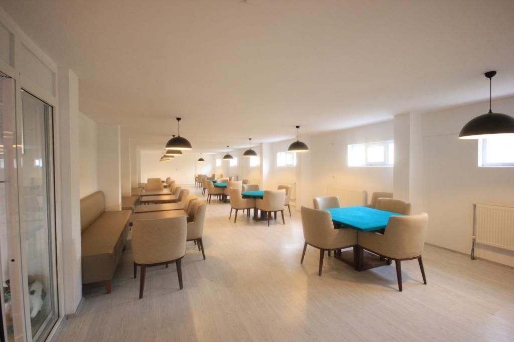 Pars Hotel — 4