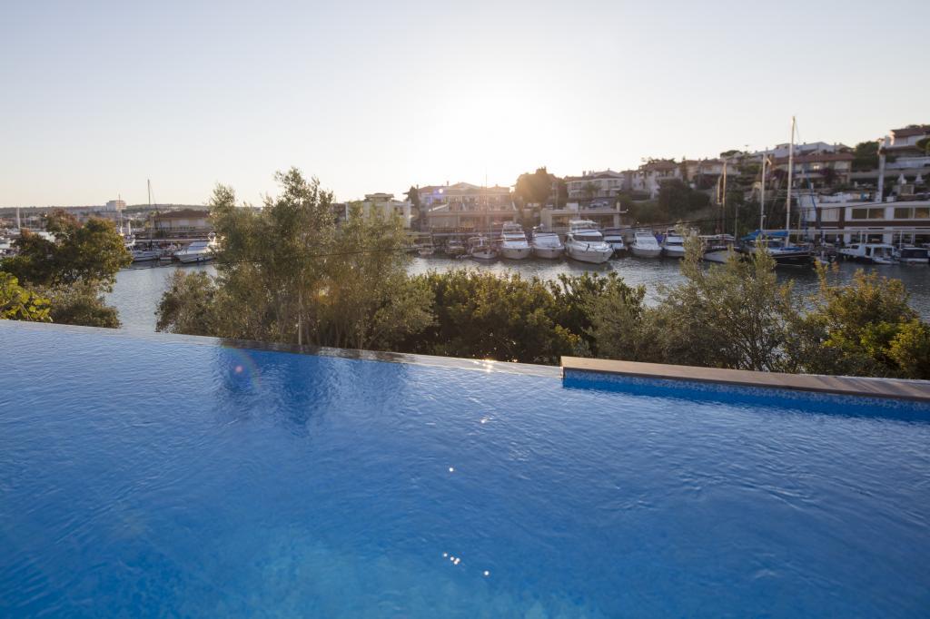 Kübana Hotel — 6