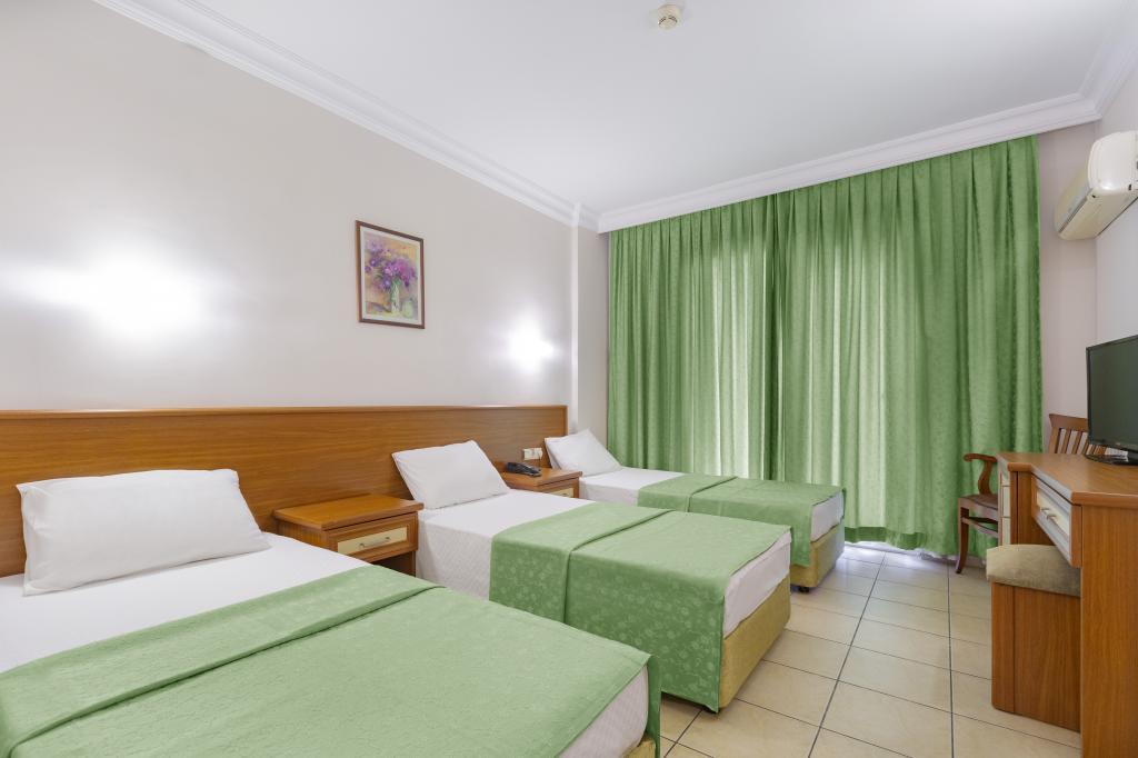 Alanya Beach Otel — 3