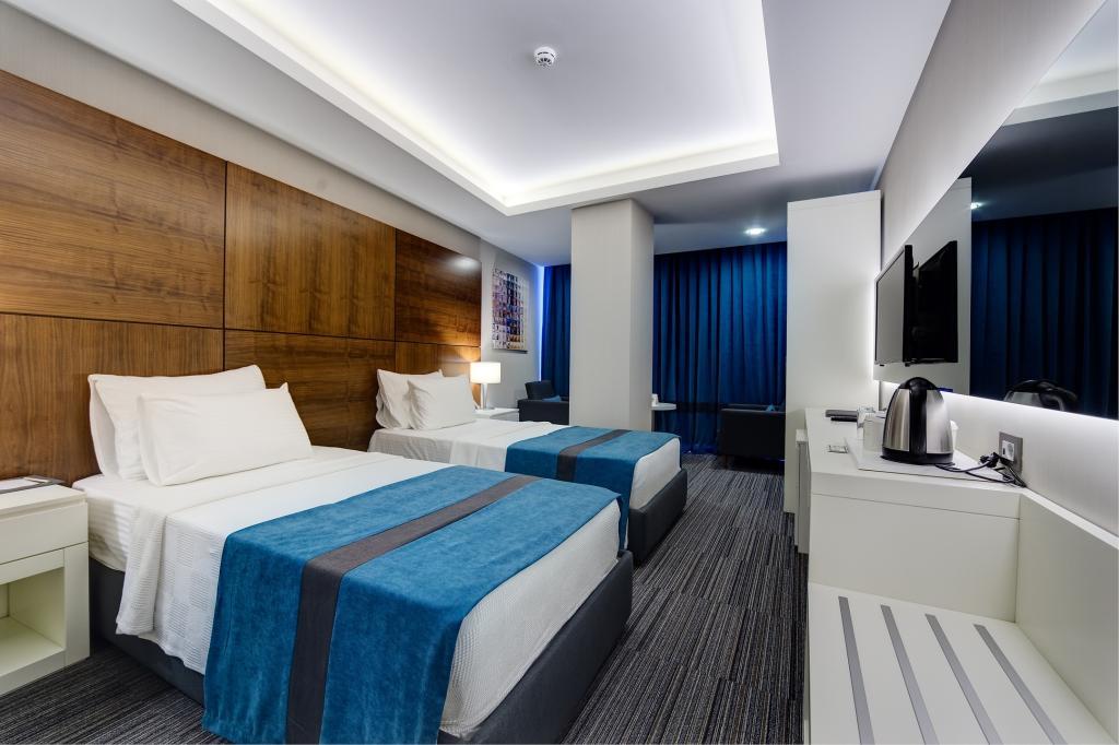 The Menord Hotel — 8