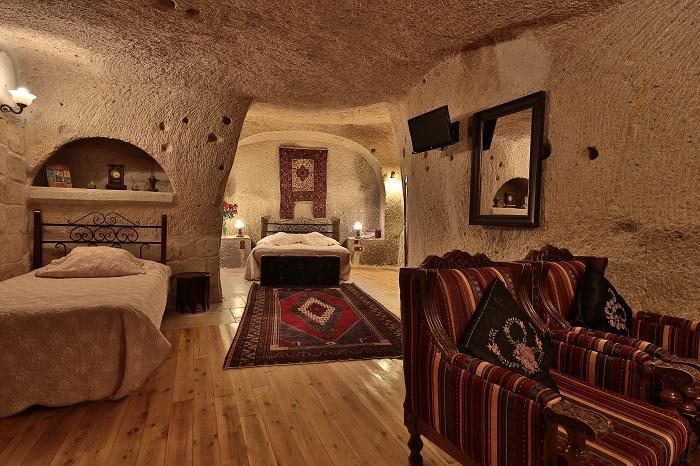 Travellers Cave Hotel — 2
