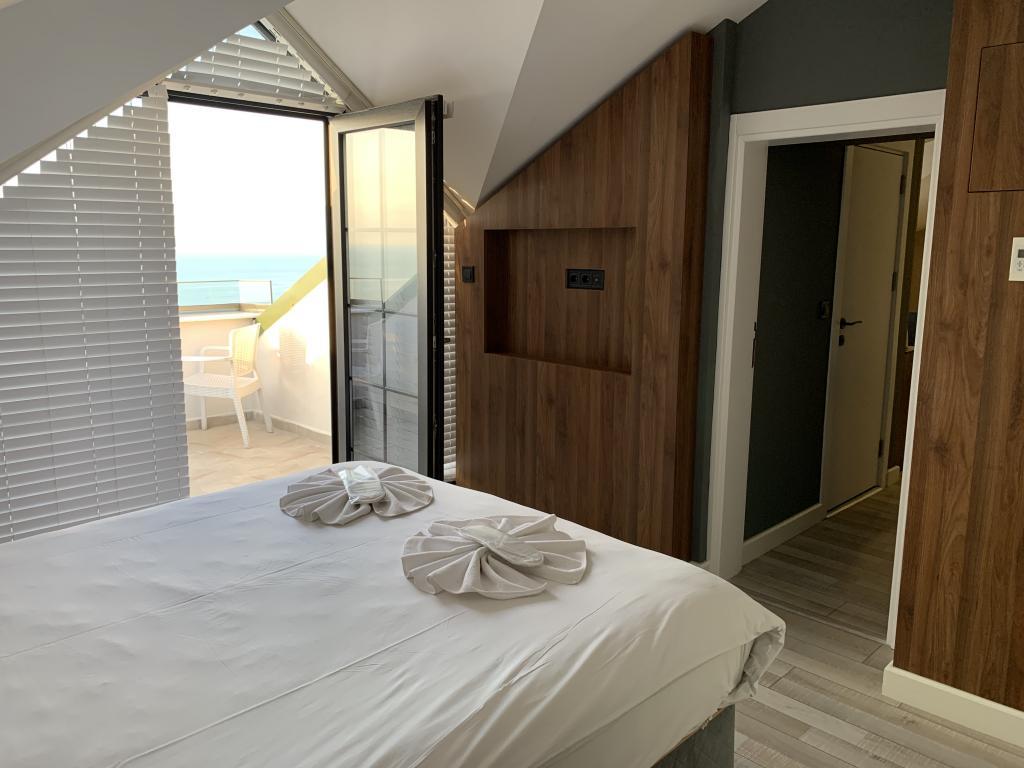 White Golden Suite Hotel — 2
