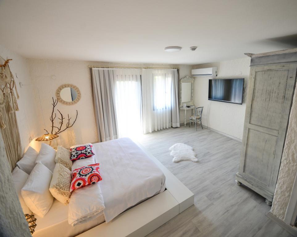 Bedroom Hotel Alaçatı — 10