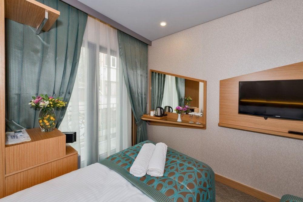 Genova Hotel — 8