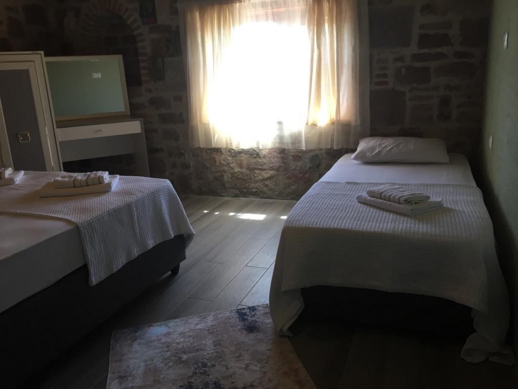 Hayat Altı Otel +6 — 8