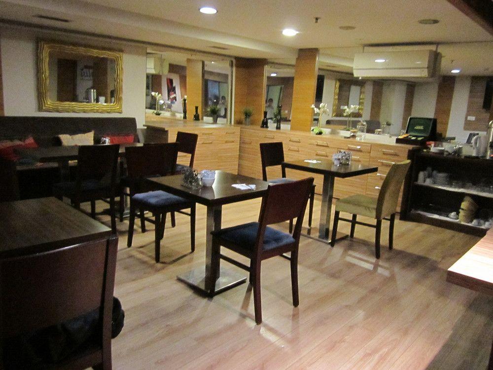 Derpa Suite Hotel — 8
