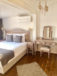 Ayshe Otel Foça — 7