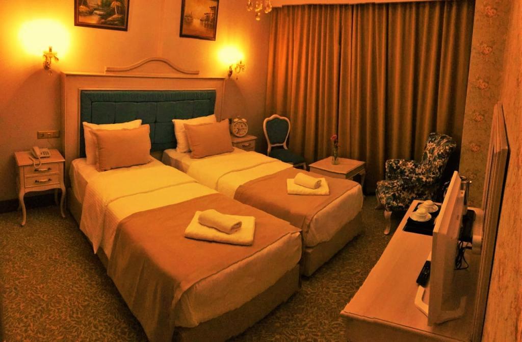 Vendome Hotel — 10