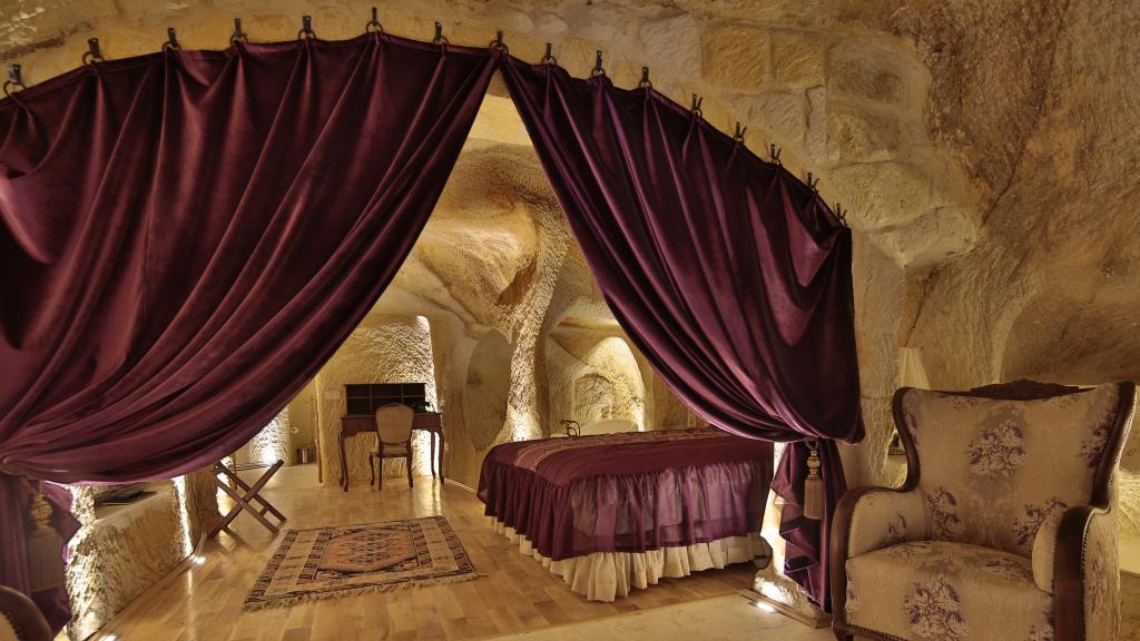 Golden Cave Suites — 6