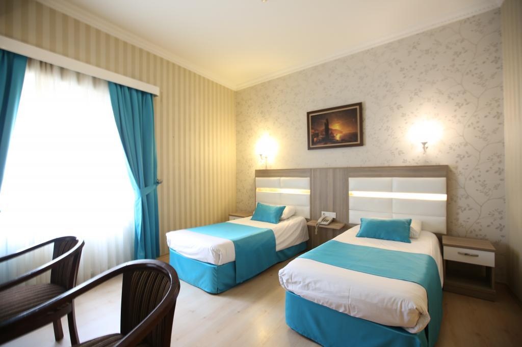 Nil Hotel — 10