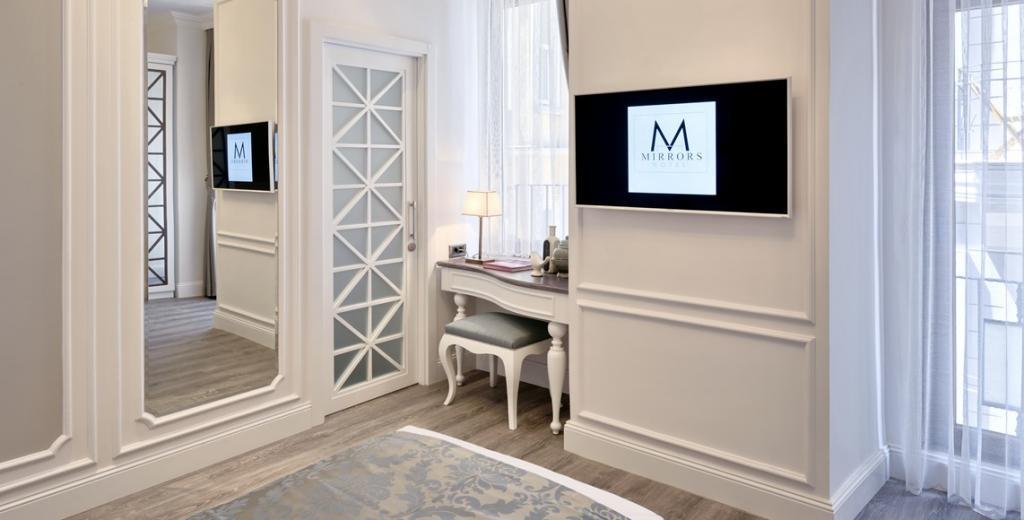 Mirrors Hotel — 10