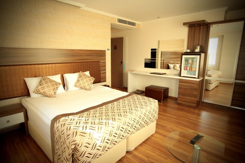Edis Premier Hotel — 5